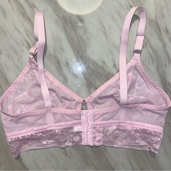 Pink lace bralette - Picture 2 of 4